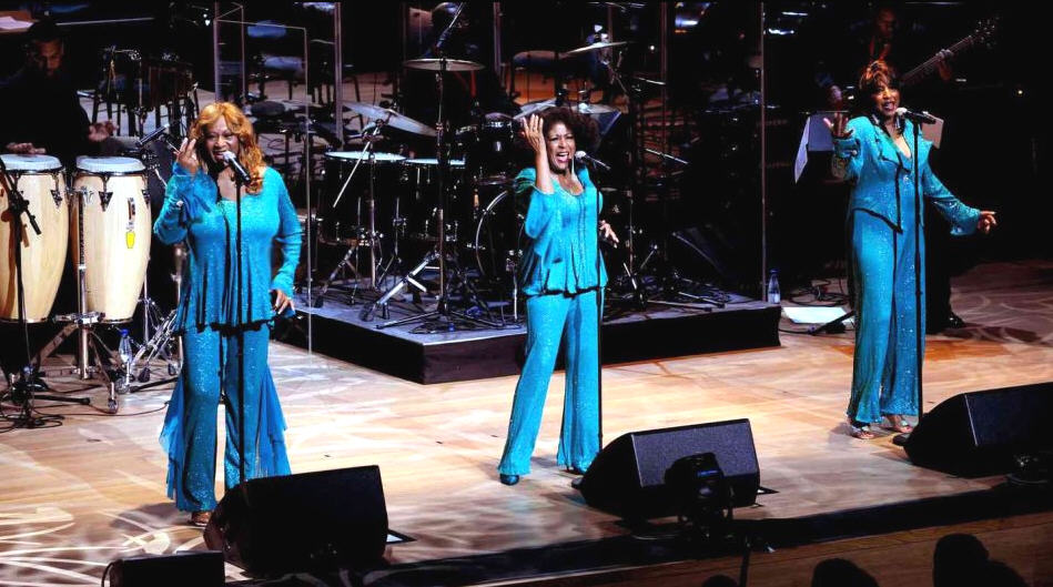 The FLOS performing You Keep Me Hangin On in Spain Joyce Vincent first show